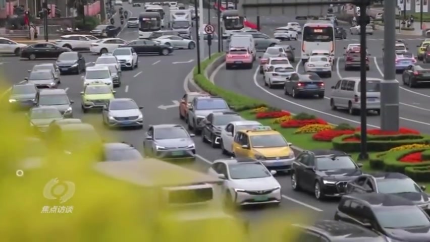 央视曝光未成年人绕开防沉迷只需4元 以租号、买号、代练等方式