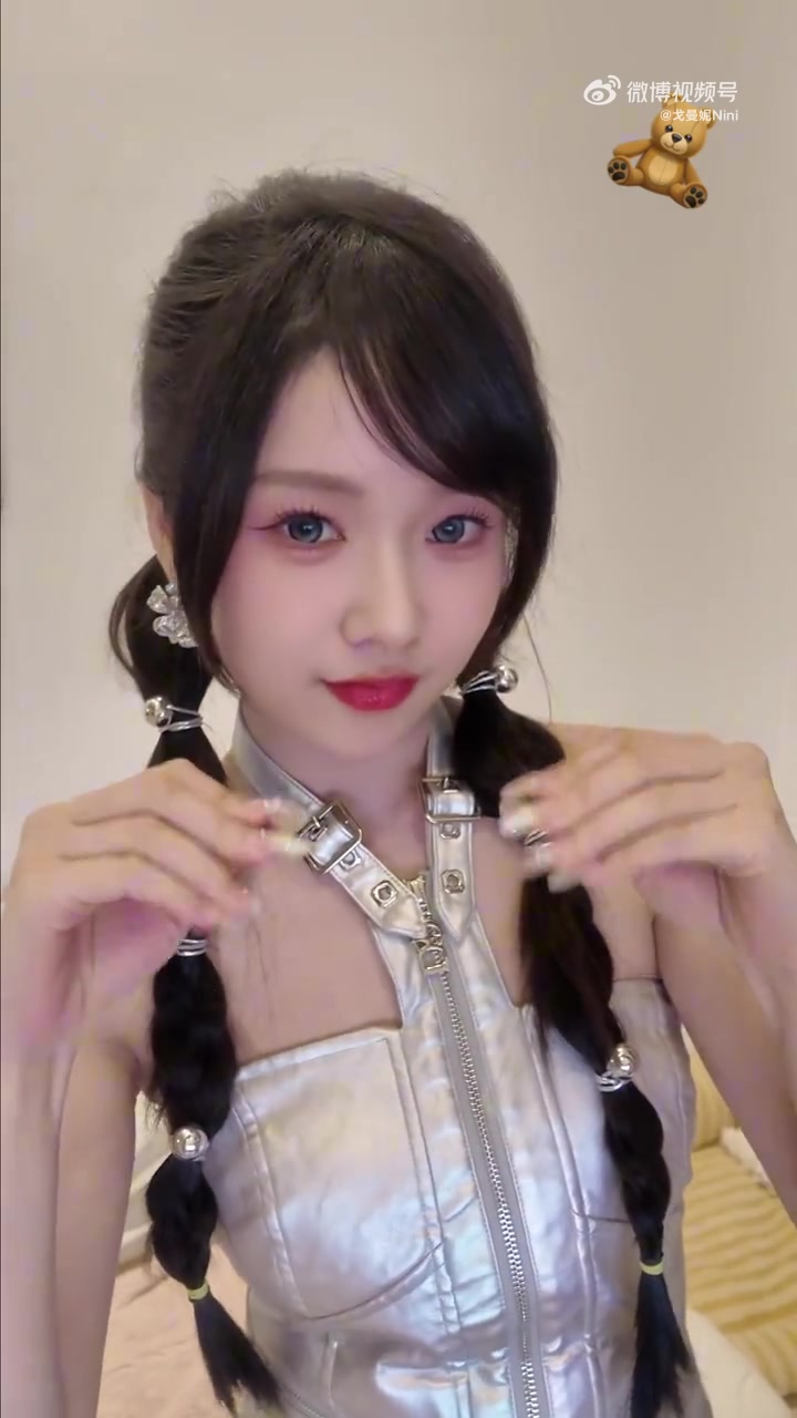 无畏契约美女主持戈曼妮分享视频：让女孩子伤心的事我做不到~